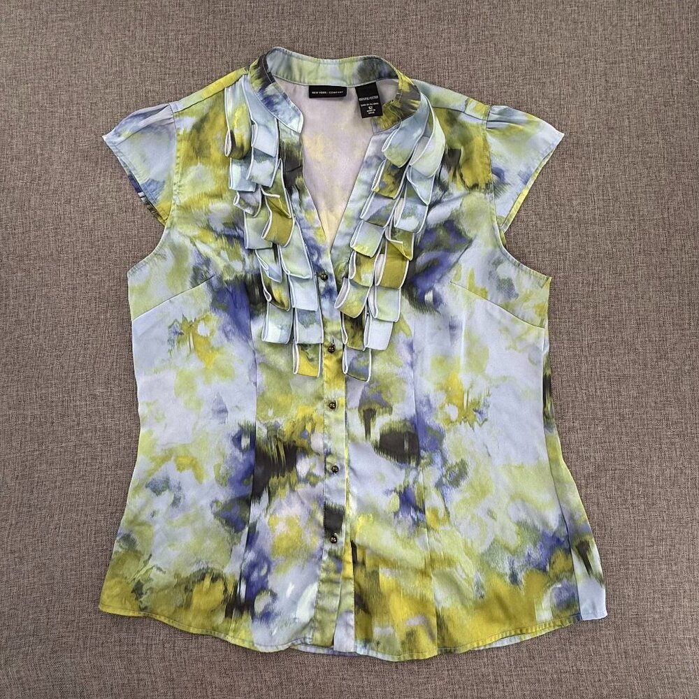 New York, &‎ Company Button Down Blouse Size 12 Cap Sleeves Watercolor 3D Loops